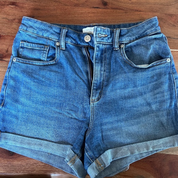 Short - Picture 3 of 4